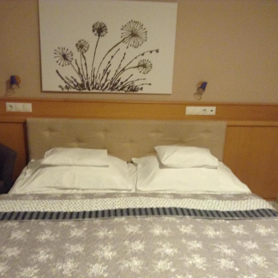 Hotel Zsida 센트고타드 외부 사진